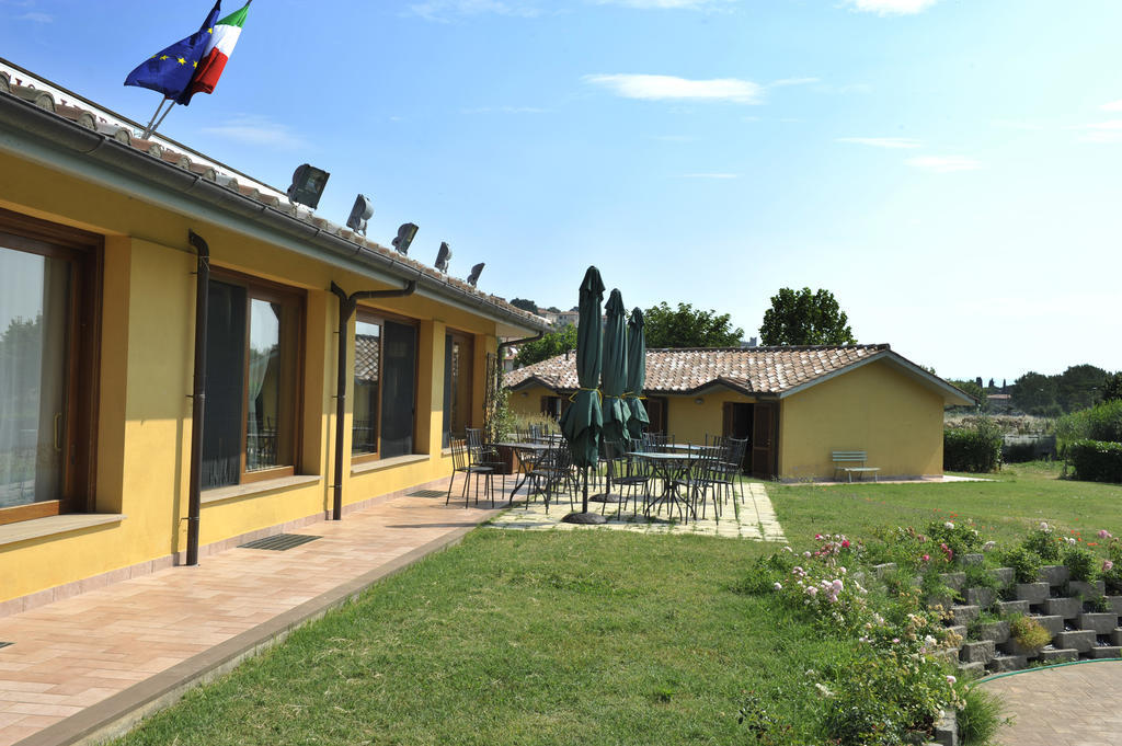Le Macerine Hotel Castiglione del Lago Bagian luar foto